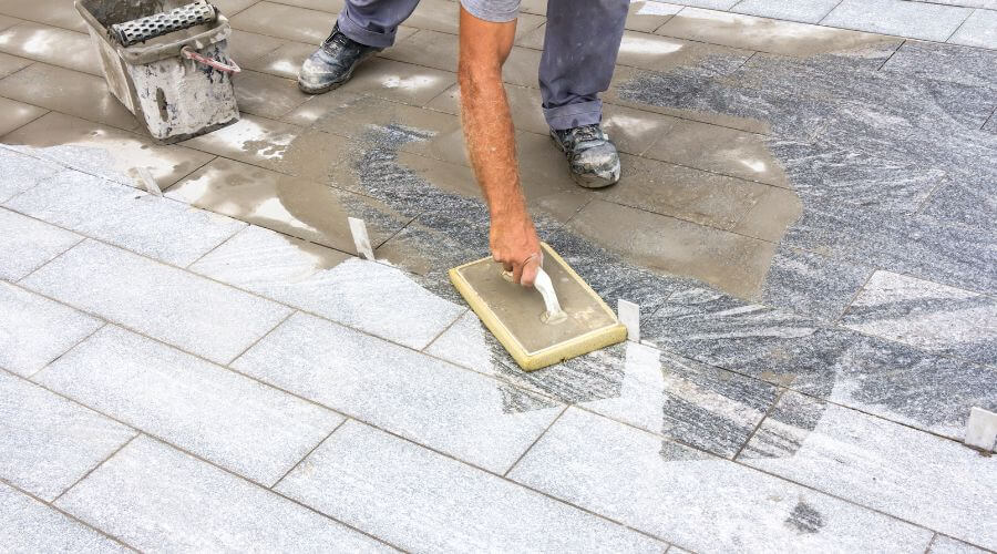 Professional gutter cleaning in Willoughby, OH